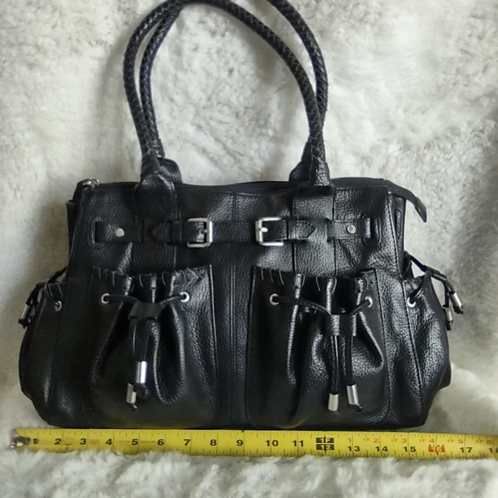 Adrienne Vittadini Handbag Black. - Picture 2 of 16